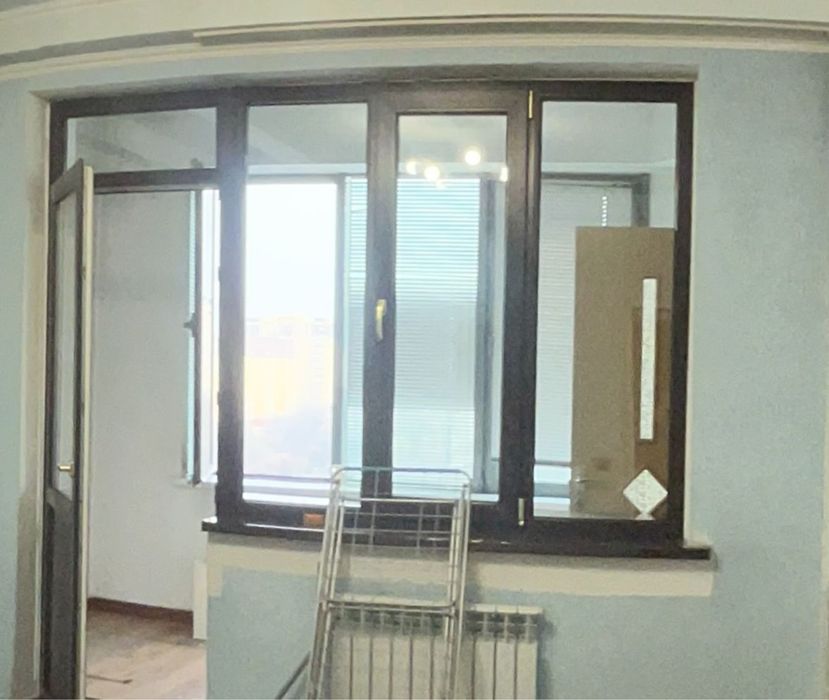 Продам баконную перегородку и окно