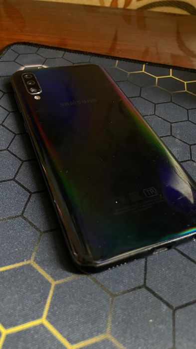 Продам Самсунг А50