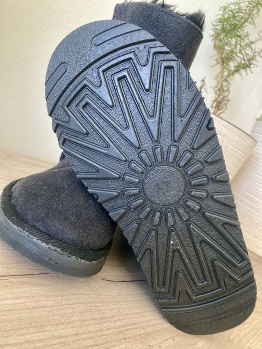 UGG ботуши - НОВИ!