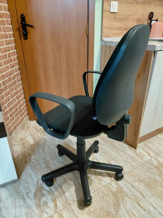 Офис стол за бюро