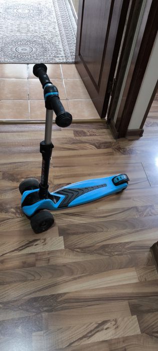 Самокат детский Б/У.