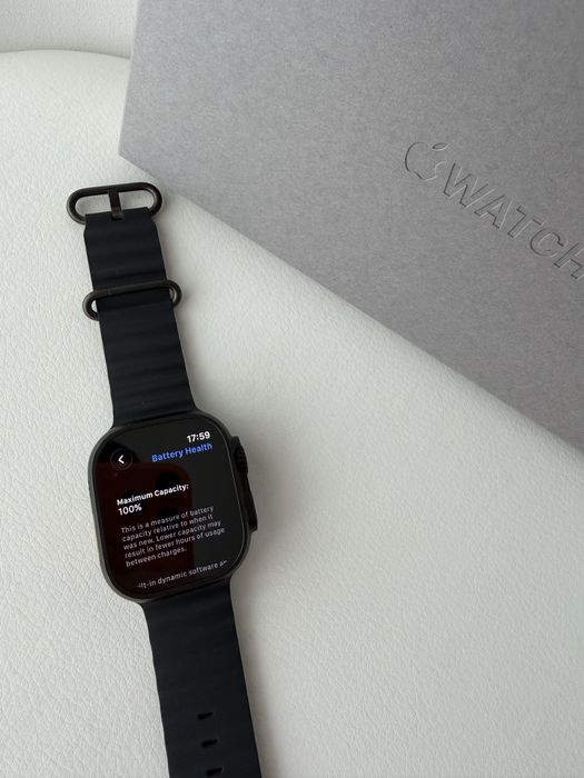 Apple Watch Ultra 3, GPS + Cellular, Carcasa Black Titanium 49mm, Black Ocean Band
