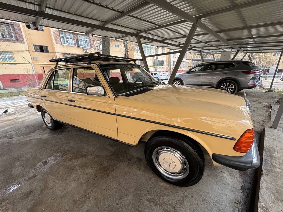 Мерседес 123 седан