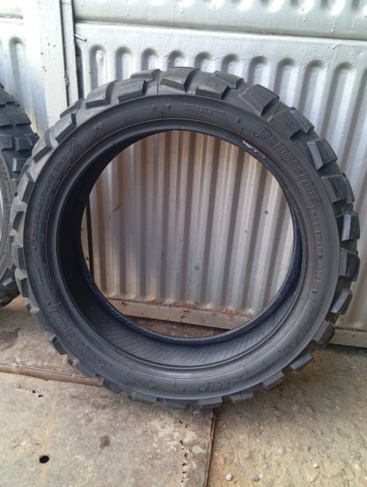 Гуми за мотор предна 120/70/19 задна 170/60/17