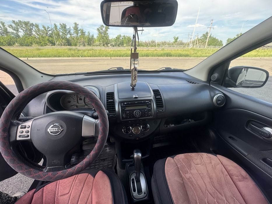 Продам машину Nissan Note