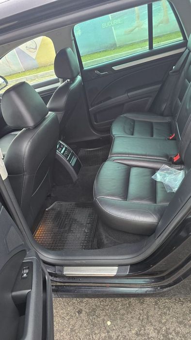 Skoda Superb Skoda Superb Combi 2.0 TDI 170CP DSG model 2015  Elegance/Style