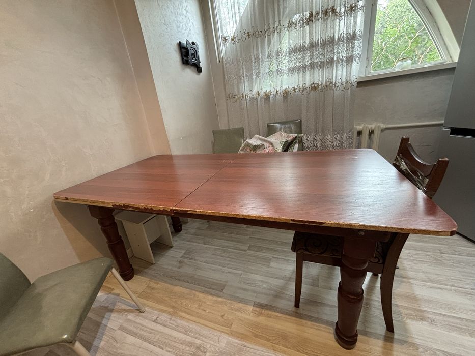 Продам кухонный стол