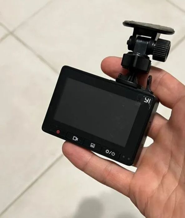 Видеорегистратор Xiaomi Yi SMART Dash Camera с Wi-Fi
