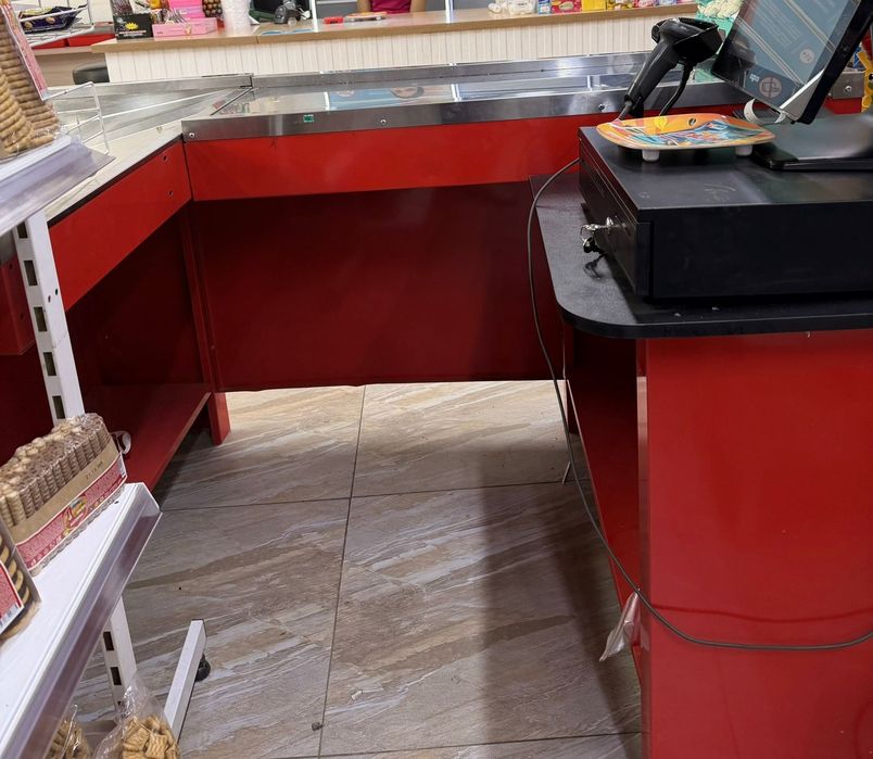 Касса / кассовый прилавок для магазина