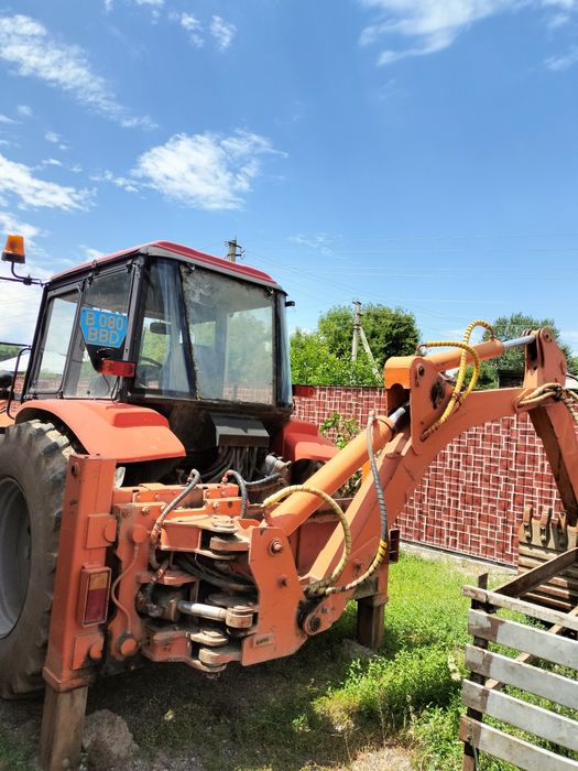 продам трактор экскаватор-погрузчик