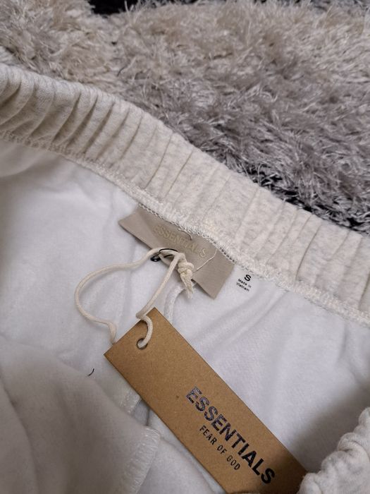 Pantaloni Essentials Fear of God Oatmeal/Gri