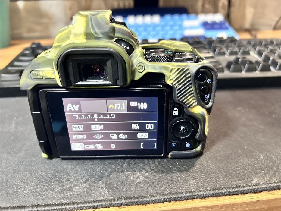 CANON EOS 250d + 18-55 IS STM