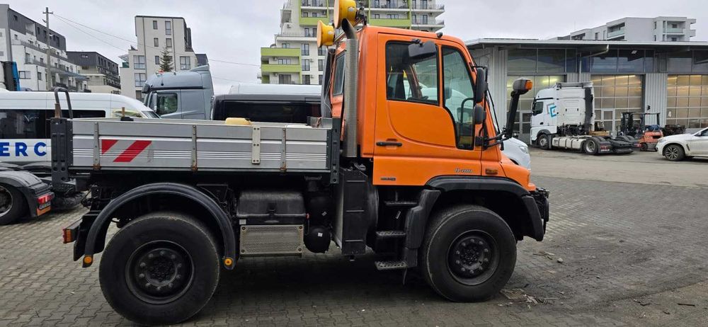 Autospeciala Unimog U400