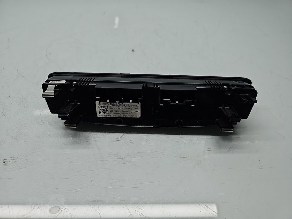 Panou comanda clima AUDI A3 (8V1) [Fabr 2012-prezent] 8V0820043C