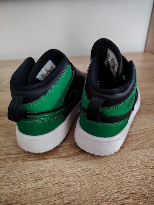 Adidași Jordan  mărimea 28