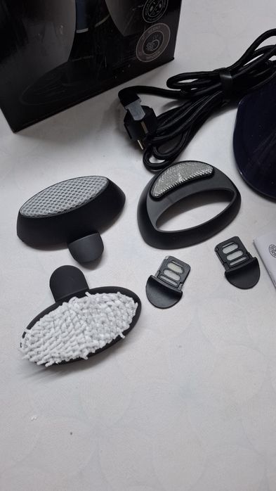 Вертикална парна ютия Russell Hobbs 1800W, 32 g/min,200ml,4 аксесоара