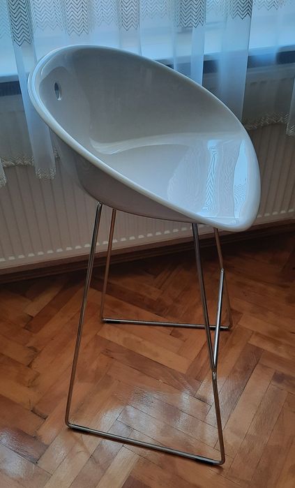 4 scaune de bar cu șezut din plastic