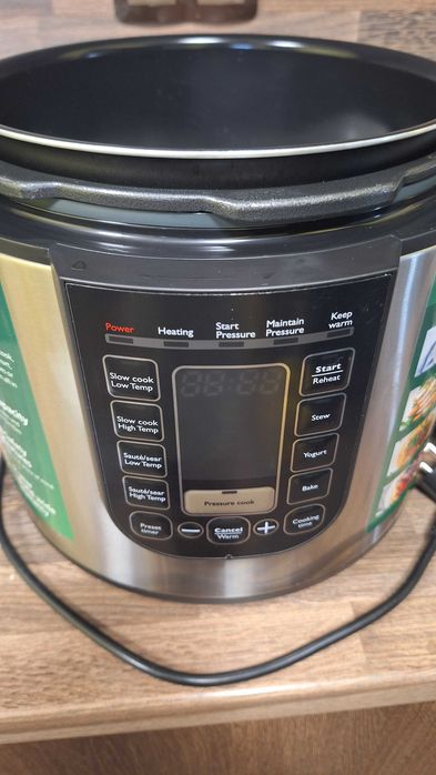 Мултикукър под налягане Philips HD2237