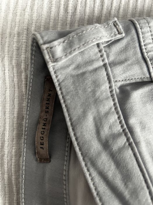 Pantaloni jeggings skinny Guess