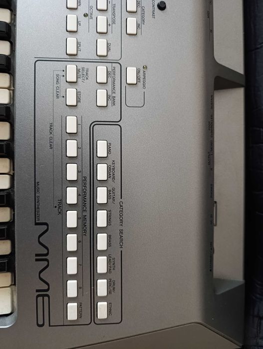 Продавам синтезатор Yamaha MM6