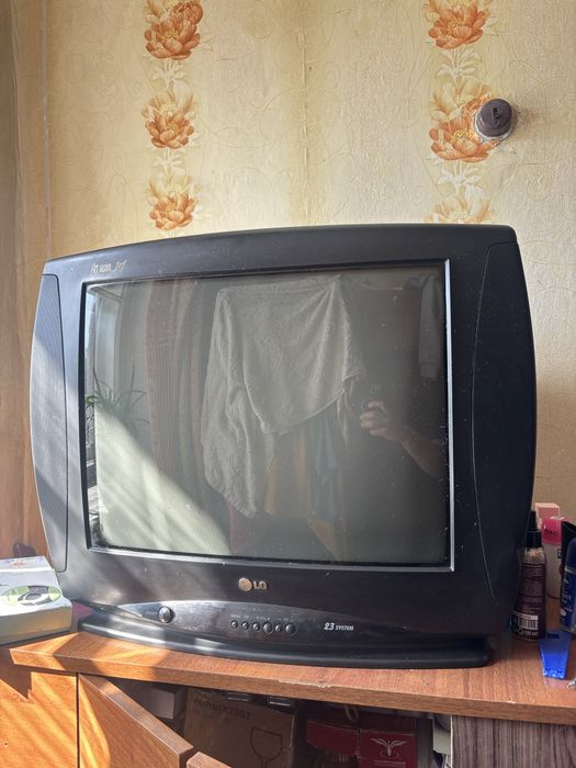 Продам телевизор LG