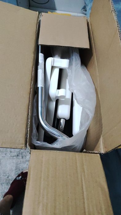 продам стул туалет с подлокотниками