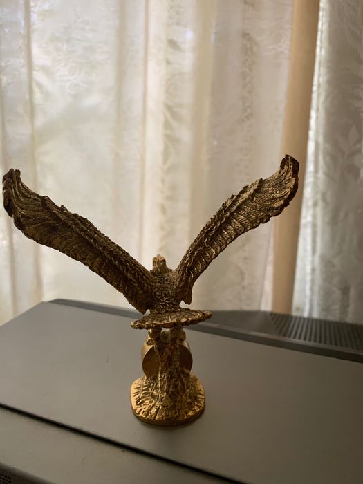 Часы настольные с орлом