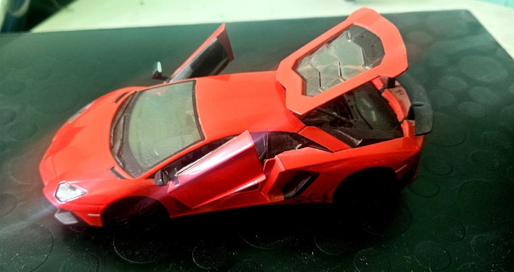 Lamborghini macheta metal 1:24