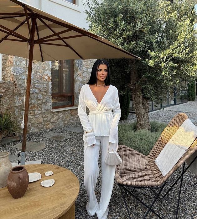 Белый костюм брючный