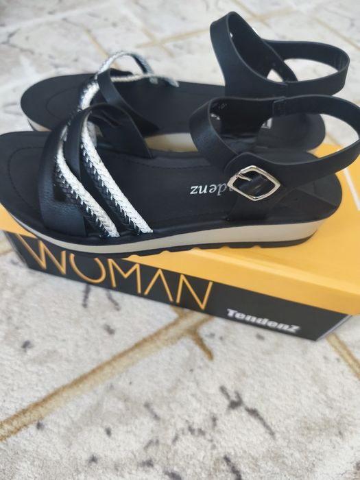 Дамски нови сандали 36