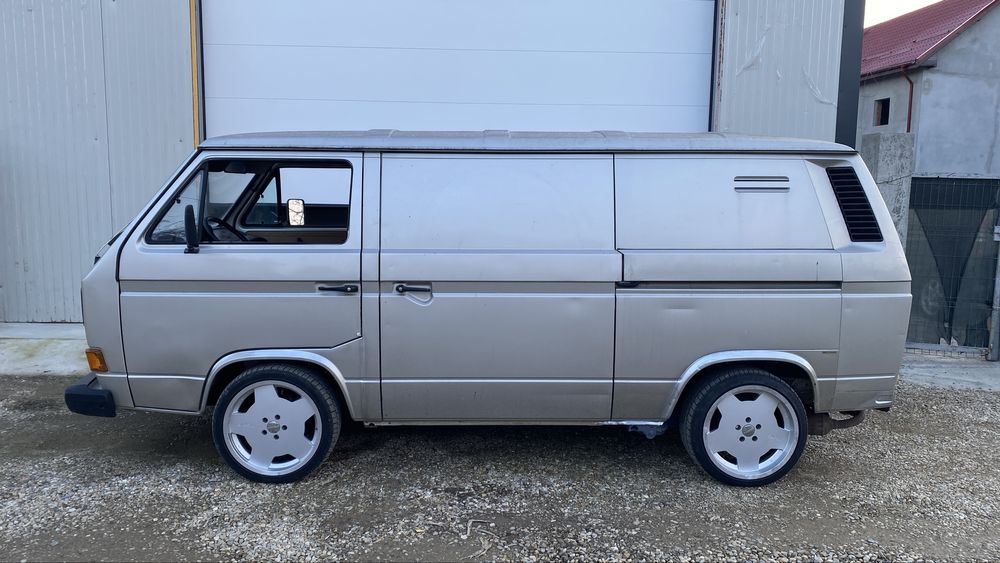 Vand/ VW Bus T3 / 2.1 Benzina / Automat/ Aer Conditionat/ Servo/ 6500€
