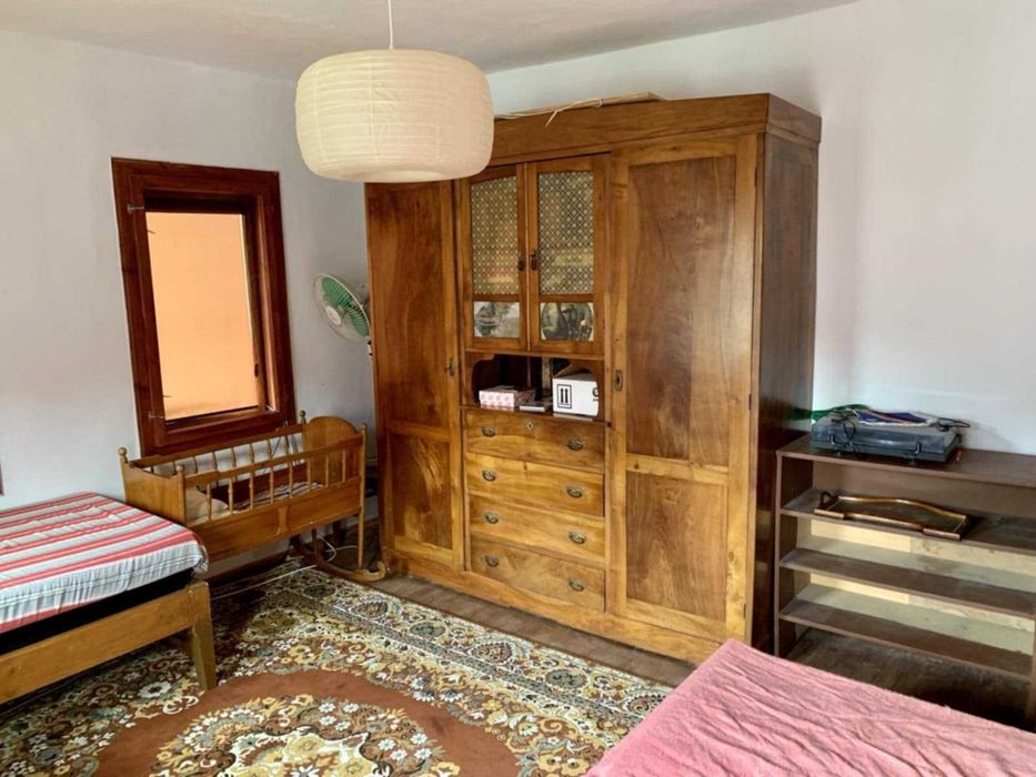 с. Гложене общ.Тетевен обл. Ловеч - къщи с двор