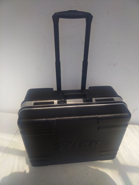 Куфар за Ел. инструменти Parrat /Wisent
Множество отделения!
Марки: