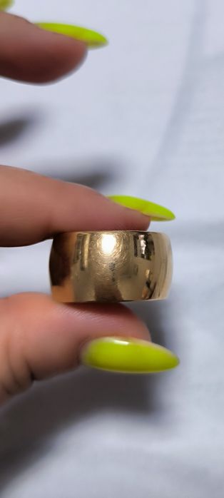 продам два золотых кольца
