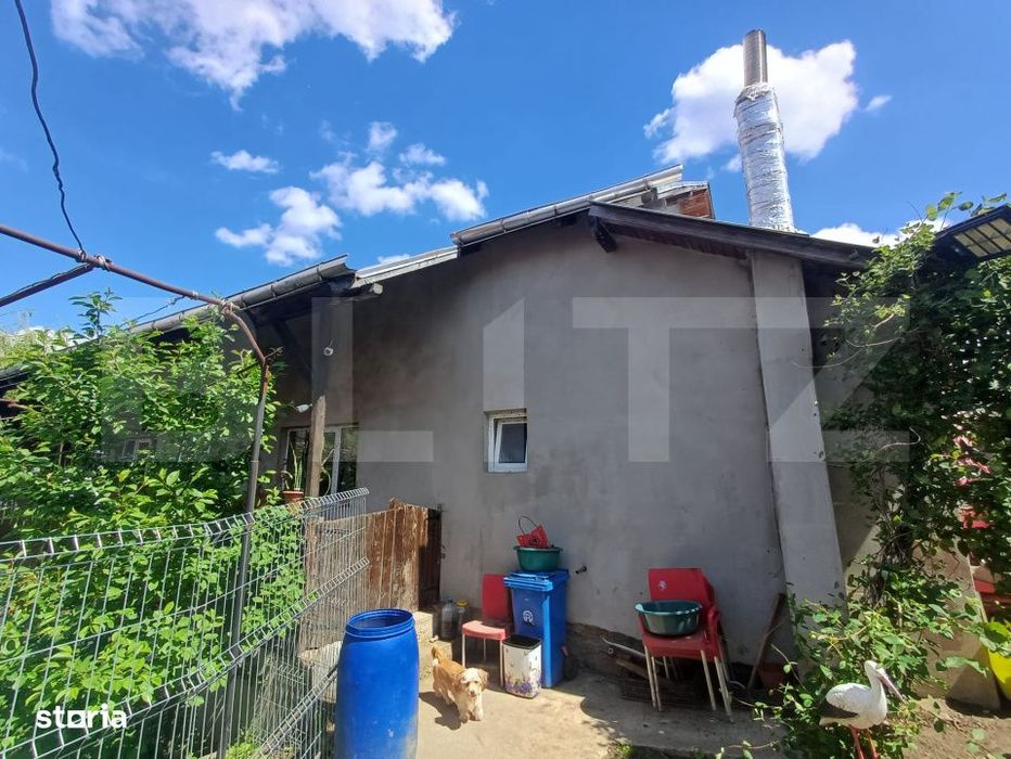 Casa de locuit si spatiu comercial, teren 7300 mp, Hreatca, com. Vultu