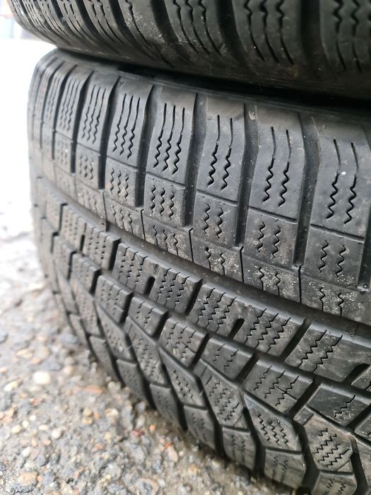 225 60 18 Hankook 8 anvelope iarna