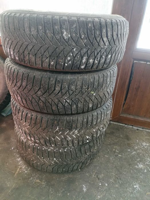 Зимние шины 205/65/15