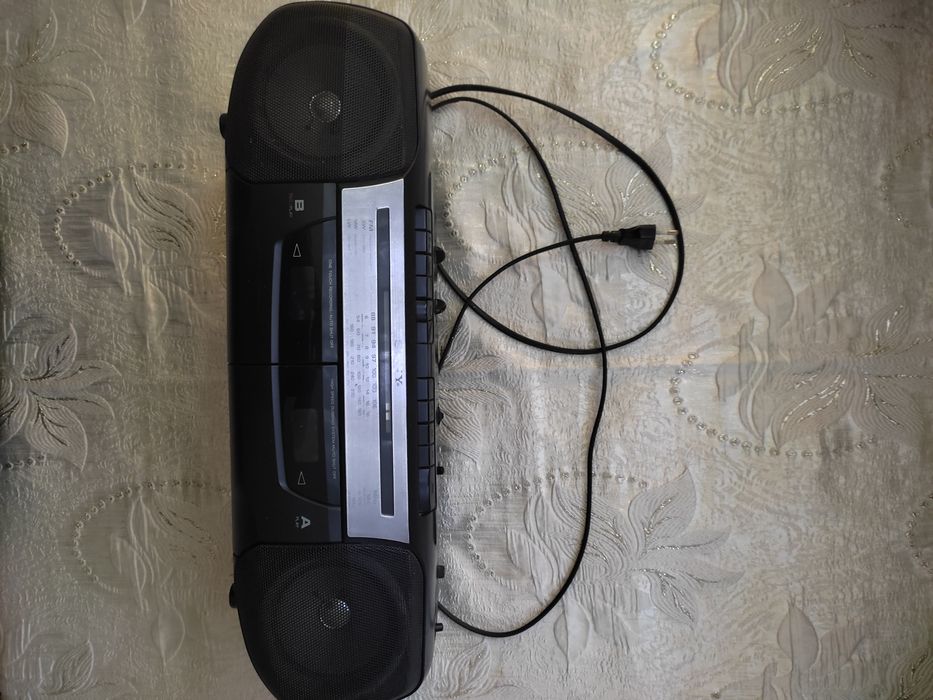 Магнитофон SONY. Двухкассетник.Оригинал.