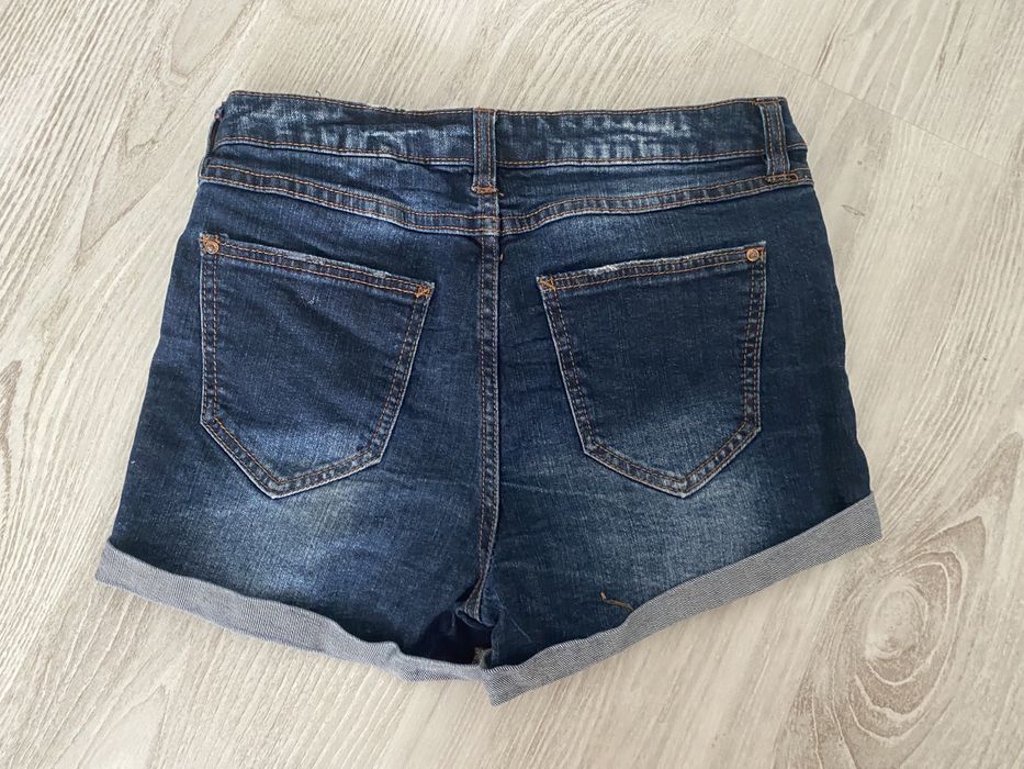 Pantaloni scurti Reserved marime s