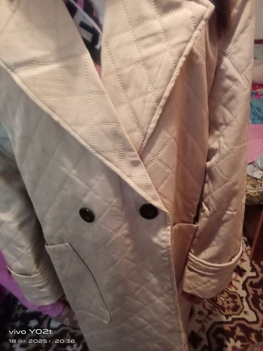 Продам плащ женский.