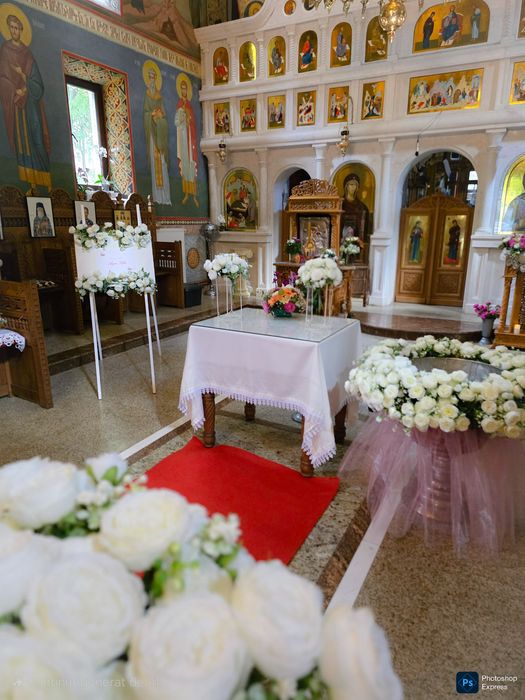 Decor flori - cristelniță  botez/ cununie