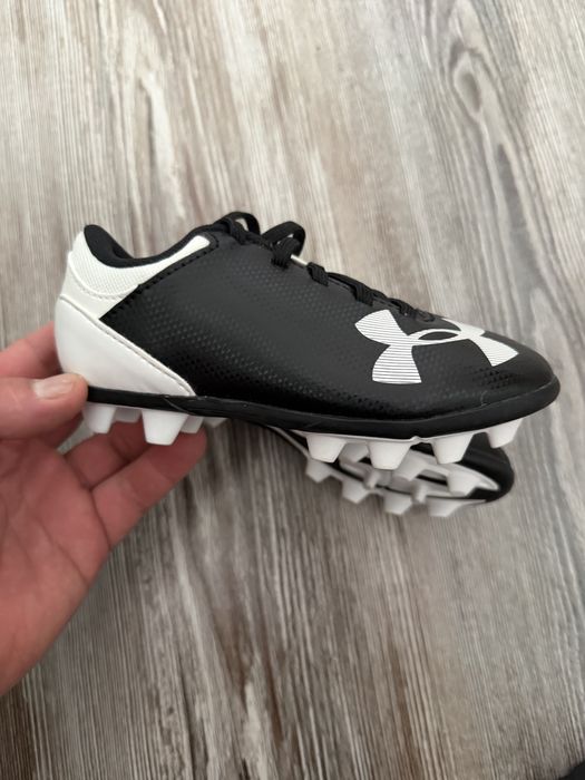 Чисто нови детски бутонки Under Armour