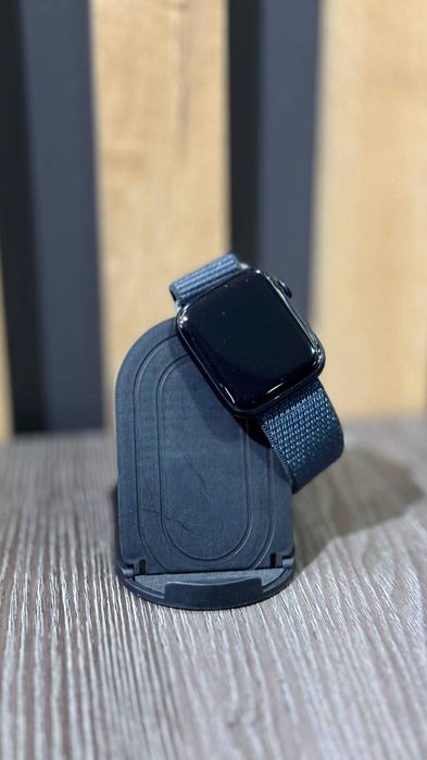 Часы Apple Watch SE (Gen 2) 44mm / Эпл Вотч СЕ (Ген 2) 44мм