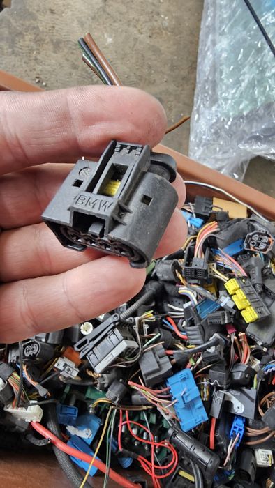 Букса реле бушониера бмв bmw букси bmw e90 e91 e92 e87 f30 f31 f10 f11 ф10 ф11 е81