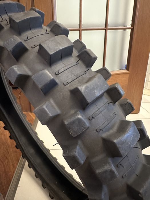 Мотрезина Michelin Starcoss 100/90-19