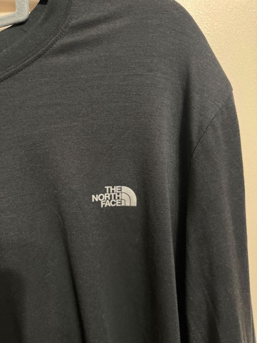 The North Face Polar. The North Face Men's Grey T-shirt.