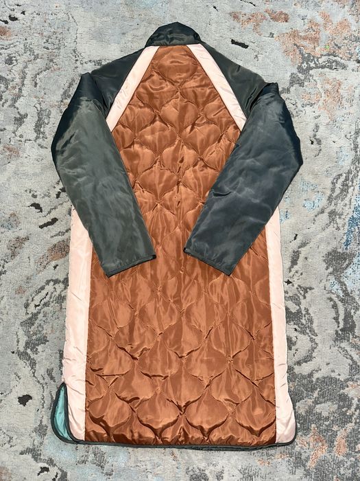 Geaca lunga matlasata marimea 10-11 ani (140 cm) Reserved