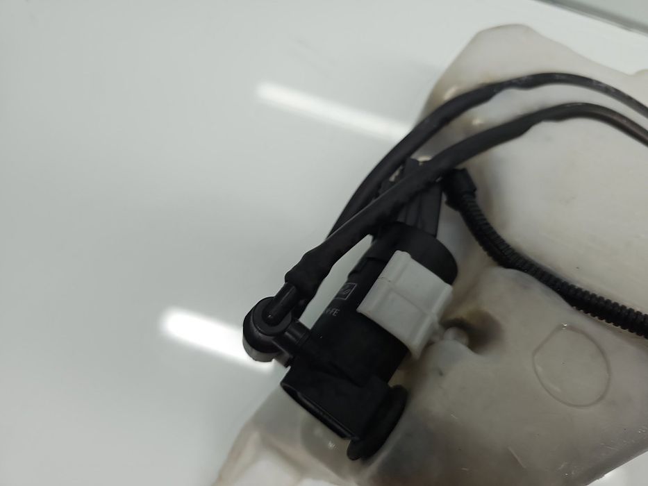Vas lichid parbriz Ford Focus C-Max [Fabr 2003-2007] 3M51-13K163-AC