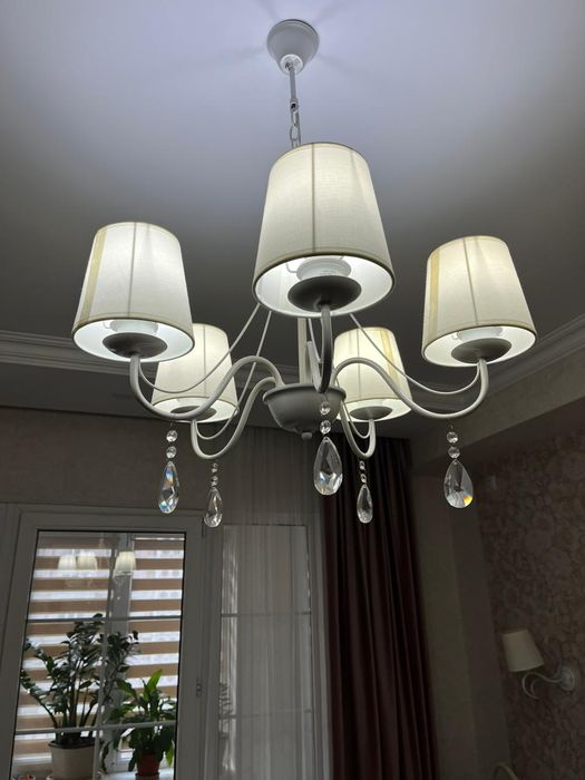 Люстра 5 роковая и 2 бра