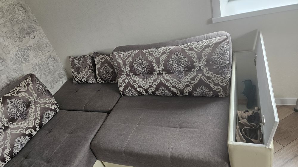 Продам диван раздвижной